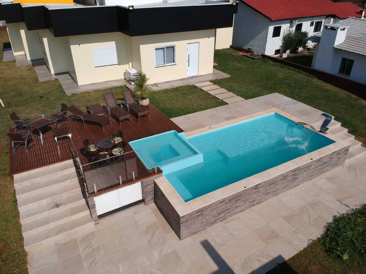 Kisol Evolution fiberglass pool